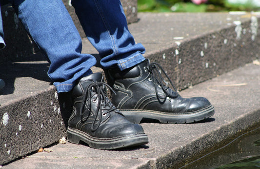 Worksite Footwear: Safety Boots vs Safety Shoes